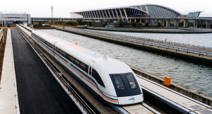 800px-A_maglev_train_coming_out,_Pudong_International_Airport,_Shanghai